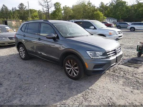 3VV1B7AX1JM060680 2018 VOLKSWAGEN TIGUAN - Image 1