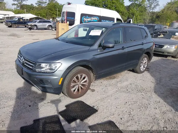 3VV1B7AX1JM060680 2018 VOLKSWAGEN TIGUAN - Image 2