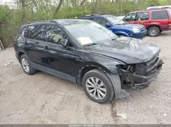3VV1B7AX1JM076071 2018 VOLKSWAGEN TIGUAN