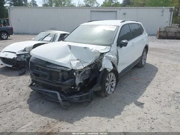 3VV1B7AX1JM079830 2018 VOLKSWAGEN TIGUAN - Image 2