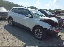 3VV1B7AX1JM083814 2018 VOLKSWAGEN TIGUAN
