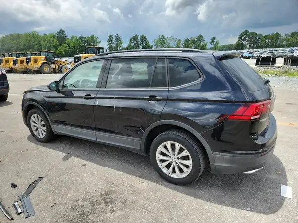 3VV1B7AX1JM087734 2018 VOLKSWAGEN TIGUAN - Image 2