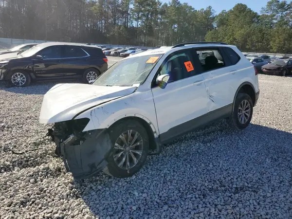 3VV1B7AX1JM109375 2018 VOLKSWAGEN TIGUAN - Image 1