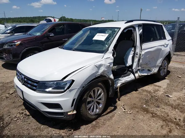 3VV1B7AX1KM039698 2019 VOLKSWAGEN TIGUAN - Image 2