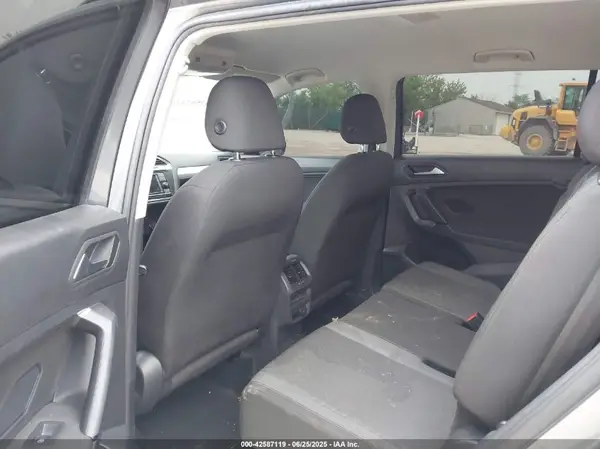 3VV1B7AX1KM062009 2019 VOLKSWAGEN TIGUAN - Image 8