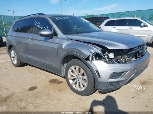 3VV1B7AX1KM180223 2019 VOLKSWAGEN TIGUAN - Image 1