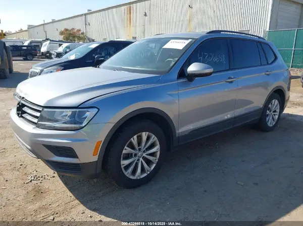 3VV1B7AX1KM180223 2019 VOLKSWAGEN TIGUAN - Image 2