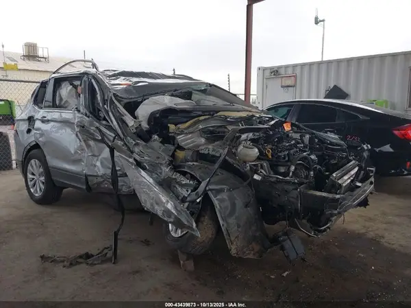 3VV1B7AX1KM185440 2019 VOLKSWAGEN TIGUAN - Image 1