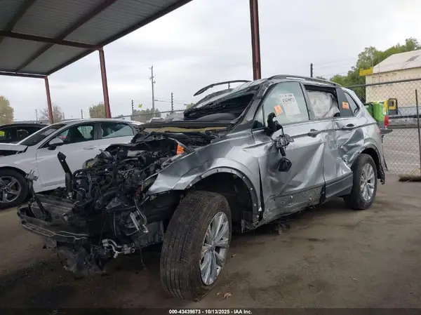 3VV1B7AX1KM185440 2019 VOLKSWAGEN TIGUAN - Image 2