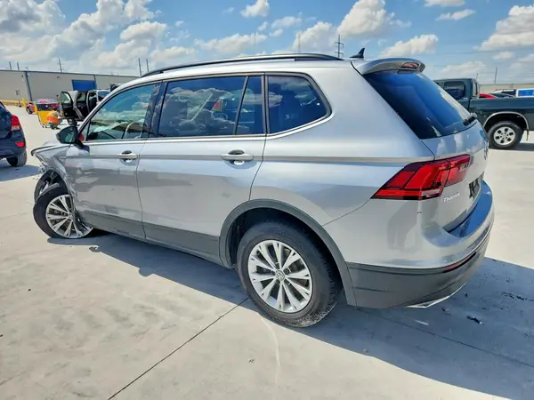 3VV1B7AX1LM047527 2020 VOLKSWAGEN TIGUAN - Image 2