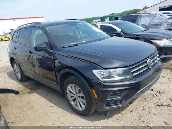 3VV1B7AX1LM086019 2020 VOLKSWAGEN TIGUAN - Image 1