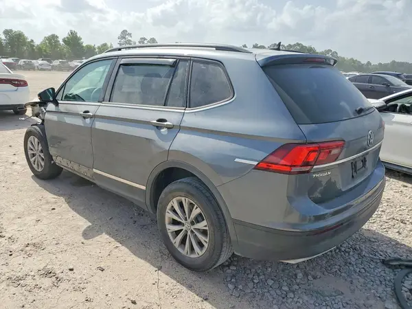 3VV1B7AX1LM134523 2020 VOLKSWAGEN TIGUAN - Image 2