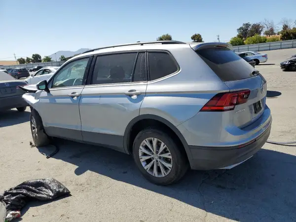 3VV1B7AX1LM145070 2020 VOLKSWAGEN TIGUAN - Image 2
