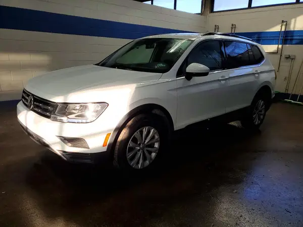 3VV1B7AX1LM177615 2020 VOLKSWAGEN TIGUAN - Image 1