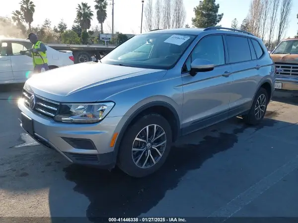 3VV1B7AX1MM011791 2021 VOLKSWAGEN TIGUAN - Image 2