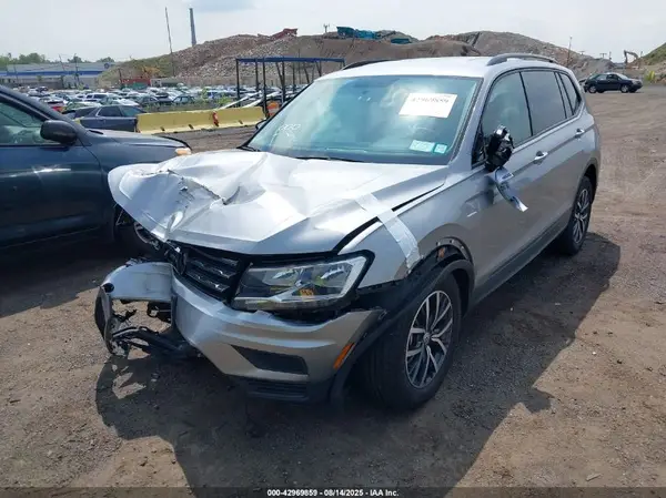 3VV1B7AX1MM035332 2021 VOLKSWAGEN TIGUAN - Image 2