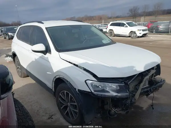 3VV1B7AX1MM044113 2021 VOLKSWAGEN TIGUAN - Image 1