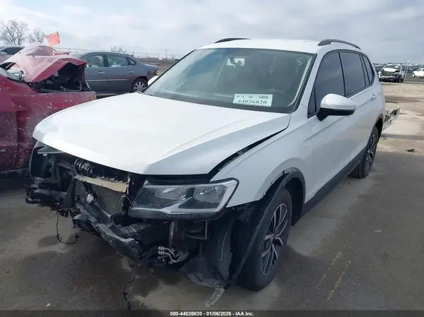 3VV1B7AX1MM044113 2021 VOLKSWAGEN TIGUAN - Image 2