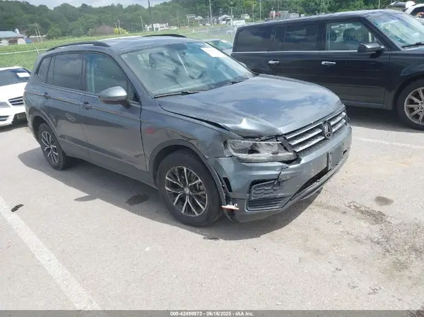 3VV1B7AX1MM144583 2021 VOLKSWAGEN TIGUAN - Image 1