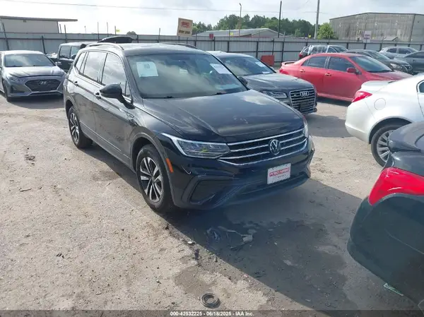 3VV1B7AX1NM111438 2022 VOLKSWAGEN TIGUAN - Image 1