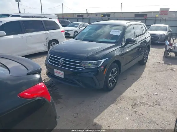 3VV1B7AX1NM111438 2022 VOLKSWAGEN TIGUAN - Image 2