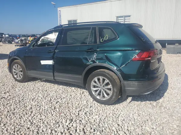 3VV1B7AX2JM018096 2018 VOLKSWAGEN TIGUAN - Image 2