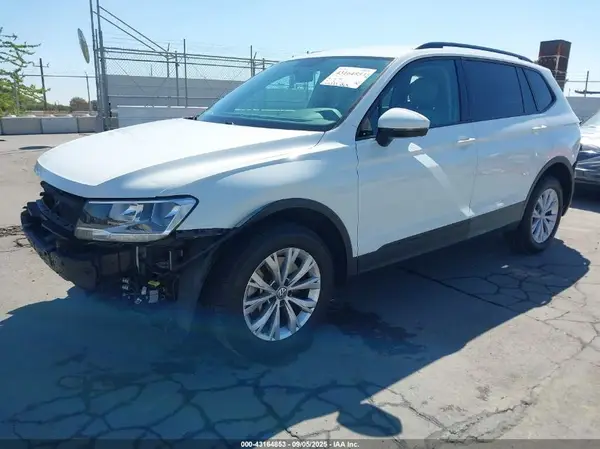 3VV1B7AX2JM020785 2018 VOLKSWAGEN TIGUAN - Image 2