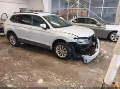 3VV1B7AX2JM022276 2018 VOLKSWAGEN TIGUAN