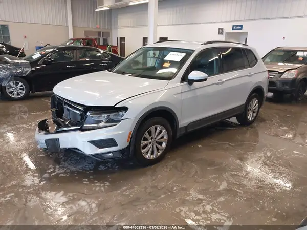 3VV1B7AX2JM022276 2018 VOLKSWAGEN TIGUAN - Image 2