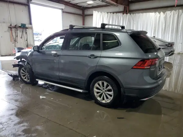 3VV1B7AX2JM030331 2018 VOLKSWAGEN TIGUAN - Image 2