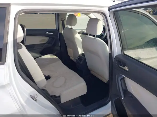 3VV1B7AX2JM034556 2018 VOLKSWAGEN TIGUAN - Image 8