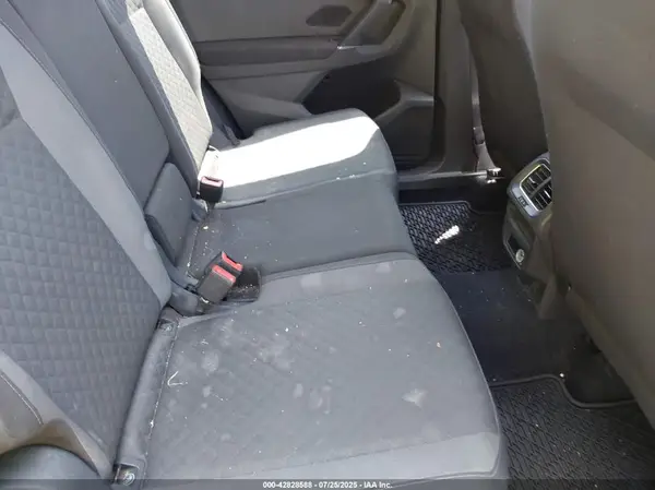 3VV1B7AX2JM049011 2018 VOLKSWAGEN TIGUAN - Image 8
