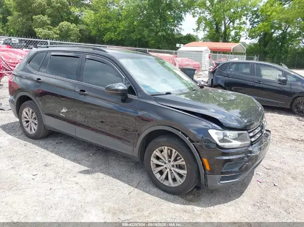 3VV1B7AX2JM054788 2018 VOLKSWAGEN TIGUAN - Image 1