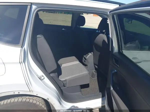 3VV1B7AX2JM067704 2018 VOLKSWAGEN TIGUAN - Image 8