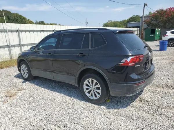 3VV1B7AX2JM072711 2018 VOLKSWAGEN TIGUAN - Image 2
