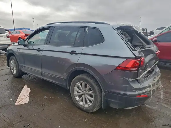 3VV1B7AX2JM072997 2018 VOLKSWAGEN TIGUAN - Image 2