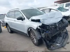 3VV1B7AX2JM073616 2018 VOLKSWAGEN TIGUAN
