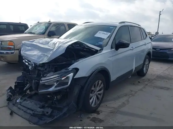3VV1B7AX2JM073616 2018 VOLKSWAGEN TIGUAN - Image 2
