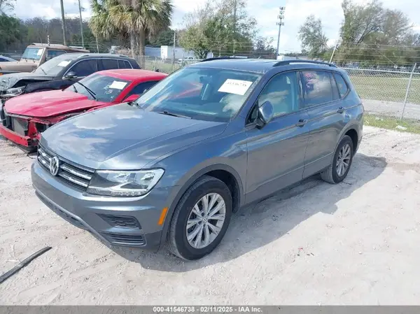 3VV1B7AX2JM088603 2018 VOLKSWAGEN TIGUAN - Image 2