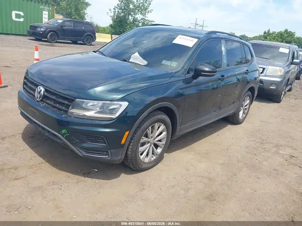 3VV1B7AX2JM089072 2018 VOLKSWAGEN TIGUAN - Image 2