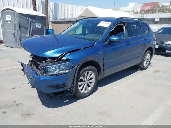 3VV1B7AX2JM095440 2018 VOLKSWAGEN TIGUAN - Image 2