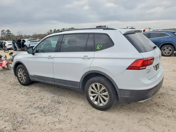 3VV1B7AX2JM104797 2018 VOLKSWAGEN TIGUAN - Image 2