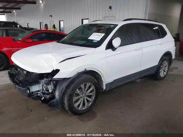 3VV1B7AX2JM109692 2018 VOLKSWAGEN TIGUAN - Image 2