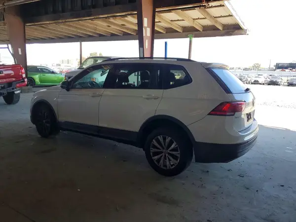 3VV1B7AX2JM109742 2018 VOLKSWAGEN TIGUAN - Image 2