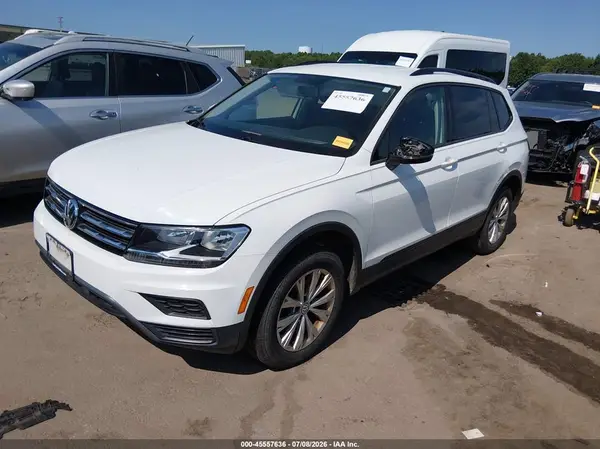 3VV1B7AX2JM111765 2018 VOLKSWAGEN TIGUAN - Image 2
