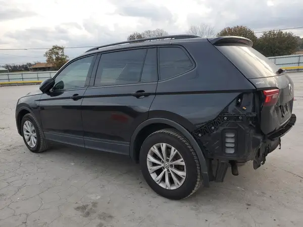 3VV1B7AX2JM119042 2018 VOLKSWAGEN TIGUAN - Image 2