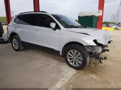 3VV1B7AX2KM054615 2019 VOLKSWAGEN TIGUAN