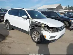 3VV1B7AX2KM078557 2019 VOLKSWAGEN TIGUAN