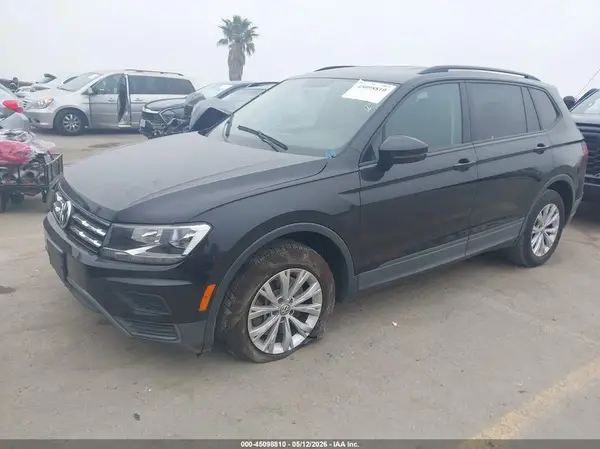 3VV1B7AX2KM083418 2019 VOLKSWAGEN TIGUAN - Image 2