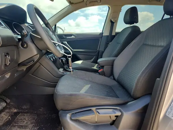 2019 VOLKSWAGEN TIGUAN auction photo 7